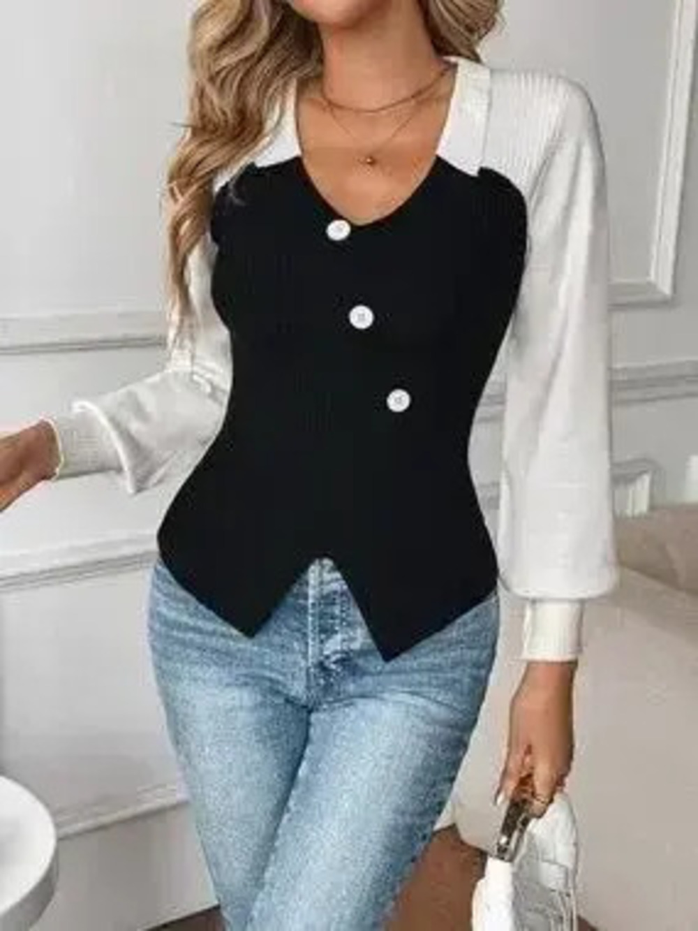 Color Block V-Neck Sweater - Picture 2 of 5
